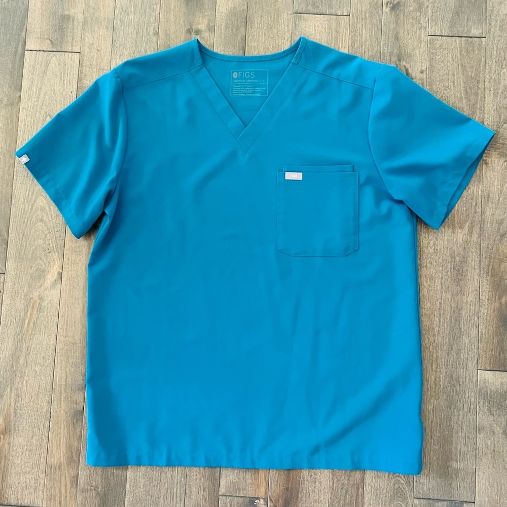 Figs Scrub Top - Men’s Size Large